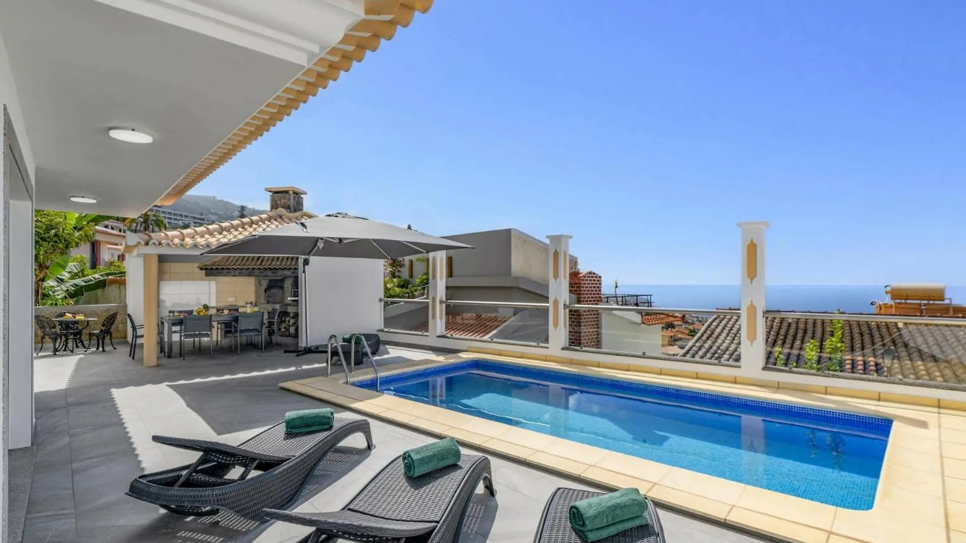 Villa Atlantic Sunrise By Villa Plus location