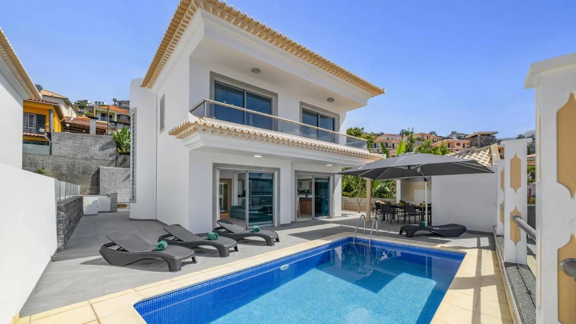 Villa Atlantic Sunrise By Villa Plus Funchal  Funchal (Madeira)